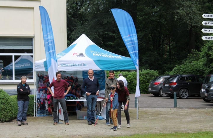 Tinne Feest haalt 4.850 euro op ten voordele van het G-sportfonds