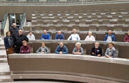 Bond oude brandweermannen op bezoek in het Vlaams parlement